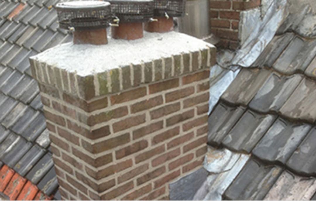 Schoorsteen met vakkundig loodwerk